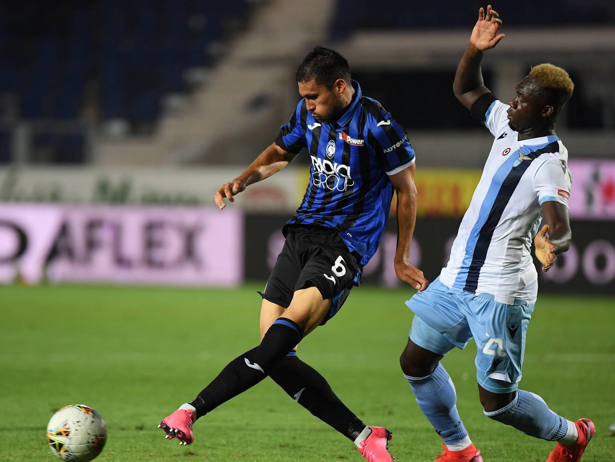 一方面反映 一方面反映