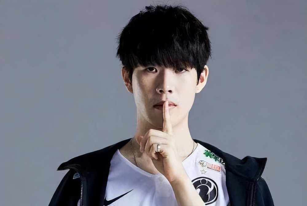 一个在外线 一个在外线