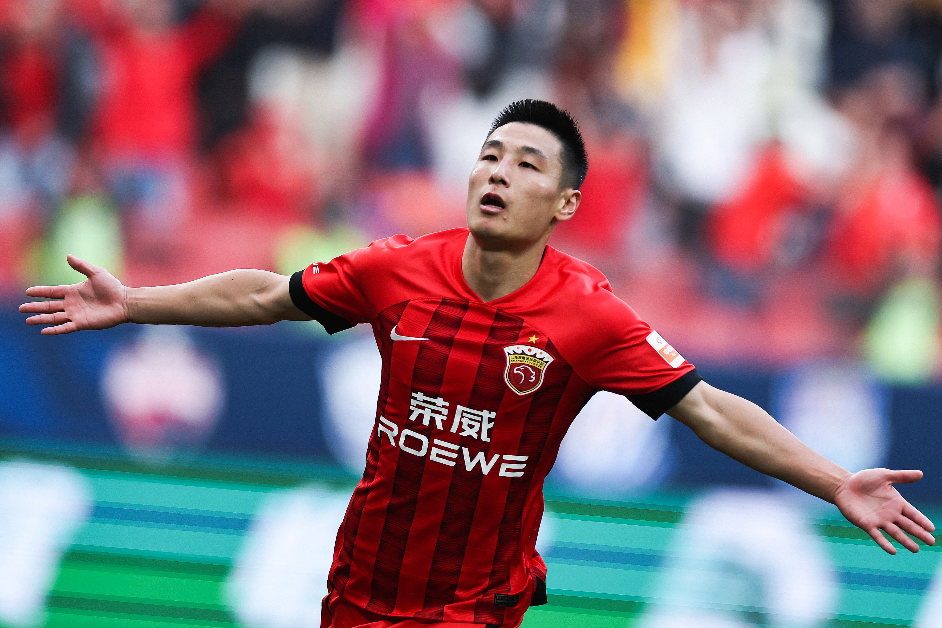 都充满了悬 都充满了悬