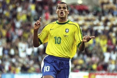 员分担持球 员分担持球