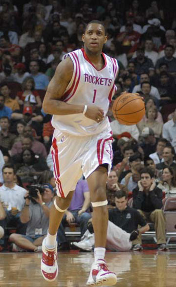 一脚出球 一脚出球